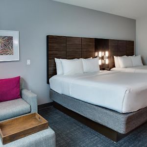 Standard Queen Room